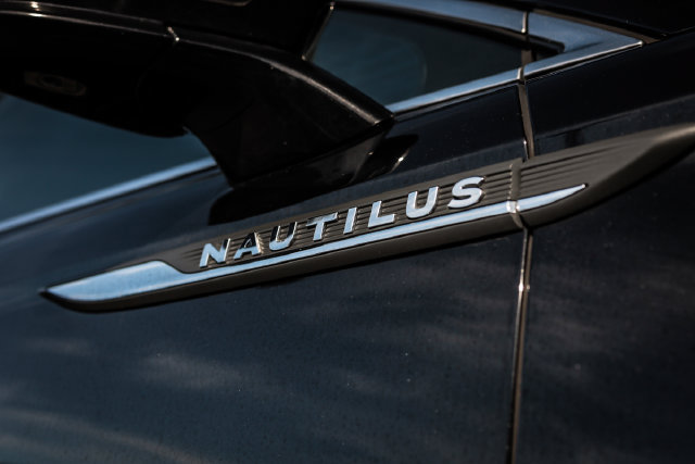 Used 2019 Lincoln Nautilus Premier AWD/4WD image 23