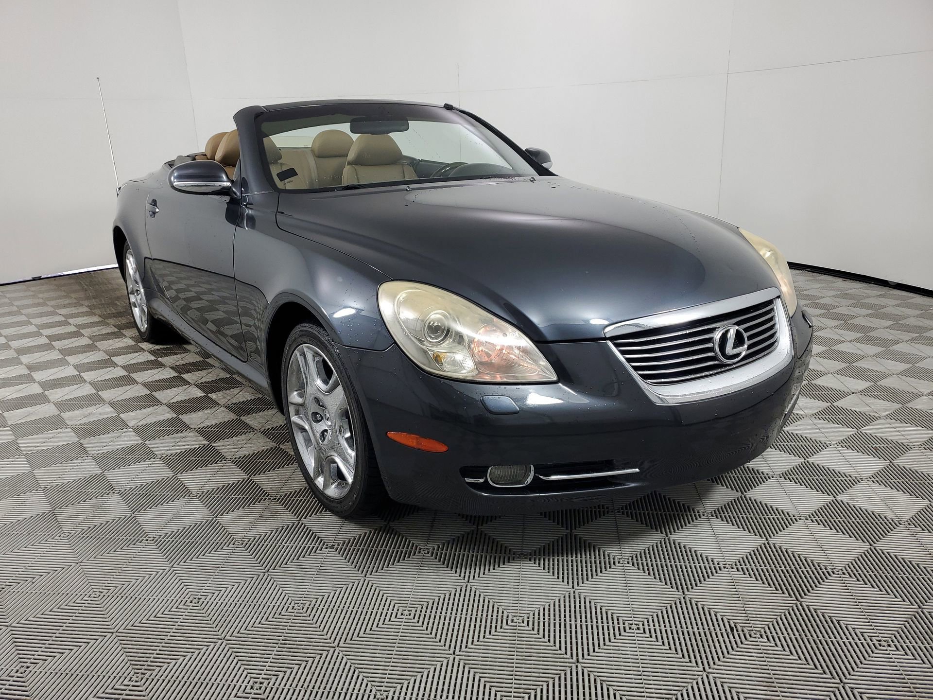 Used 2006 Lexus SC 430 Convertible image 2