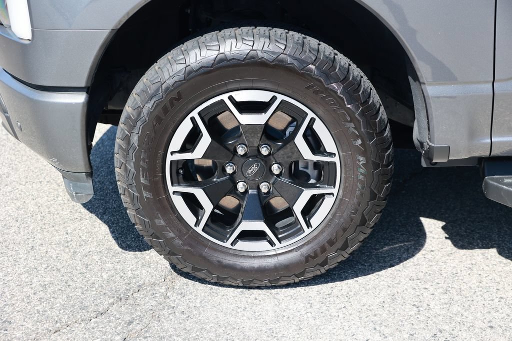 Used 2022 Ford F150 Lightning XLT AWD/4WD image 14