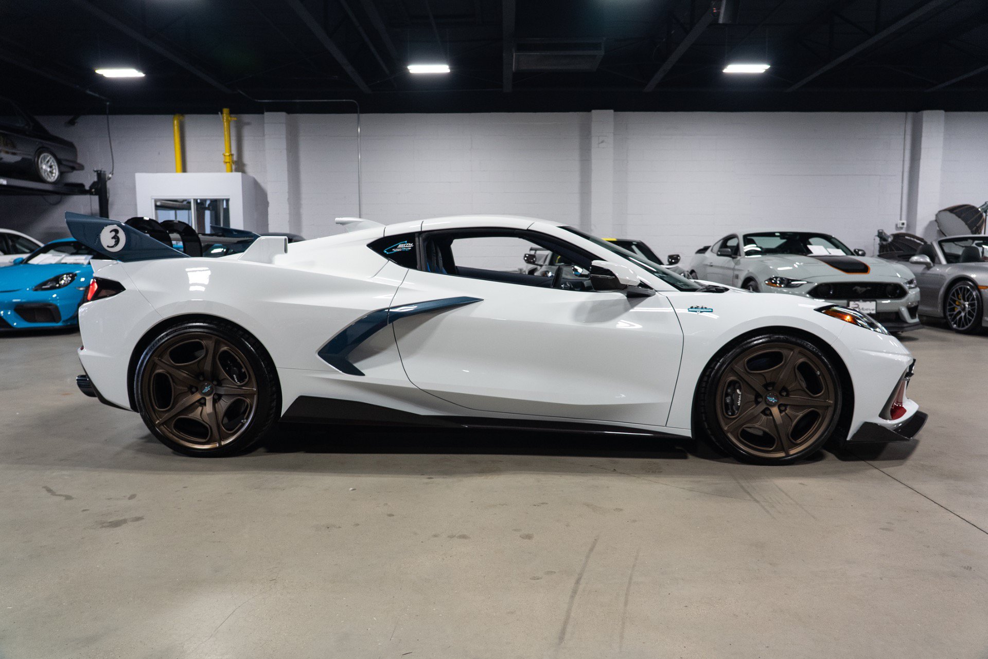 Used 2022 Chevrolet Corvette Stingray Premium Cpe w/ Z51 Performance Package RWD image 6