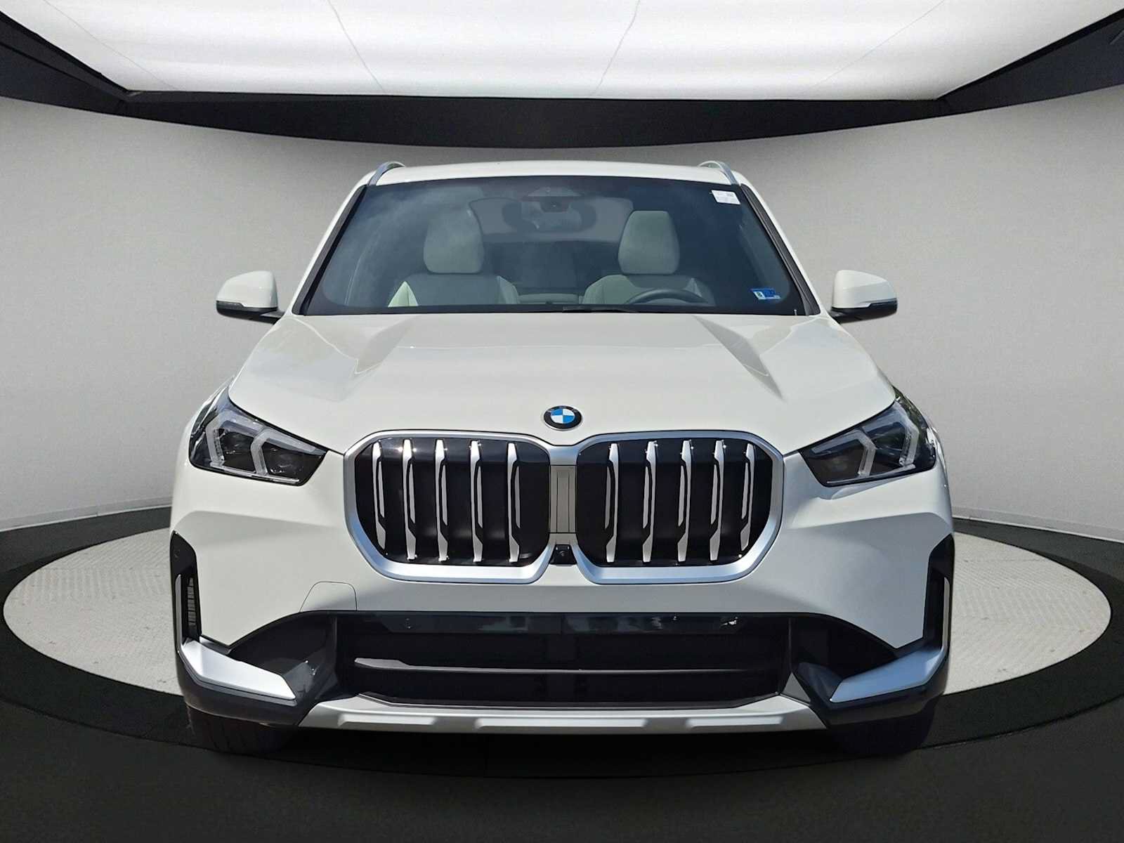 New 2027 BMW X1 xDrive28i AWD/4WD image 3