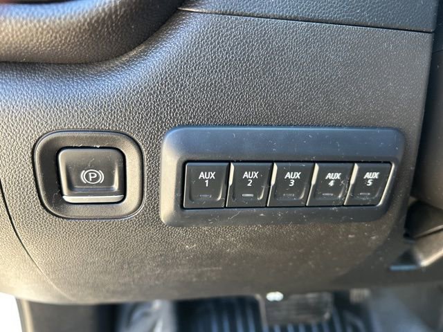 Used 2022 GMC Sierra 3500 Pro w/ Convenience Package image 18