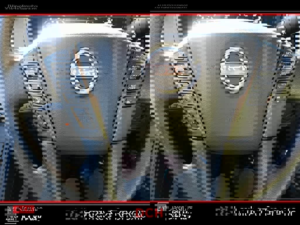 Used 2025 Nissan Frontier SV image 9