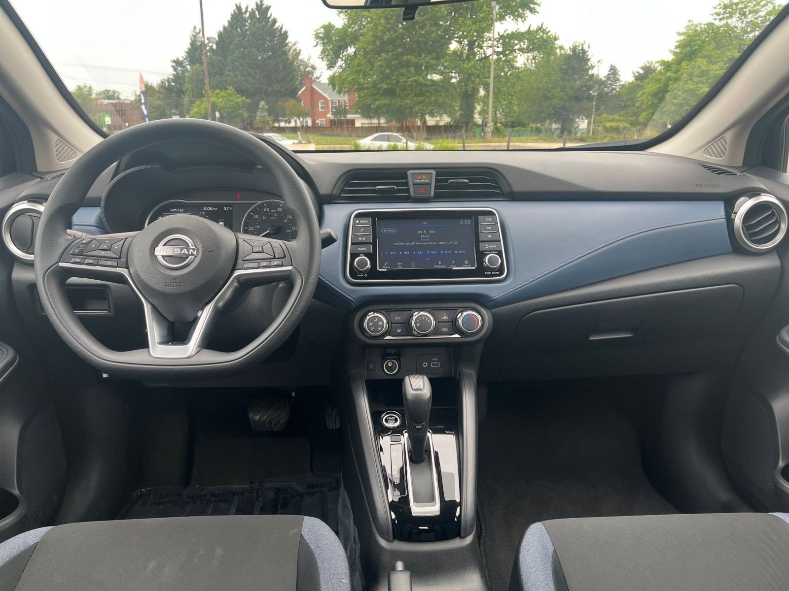 Used 2025 Nissan Versa SV FWD image 32