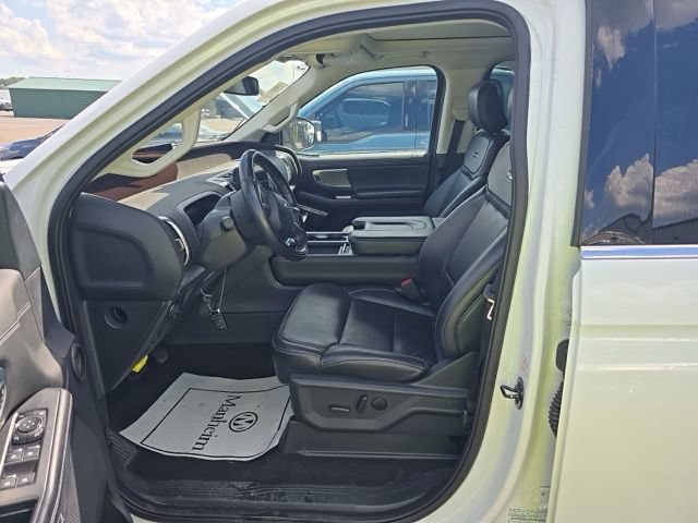 Used 2025 Ford Expedition Max Platinum AWD/4WD image 9