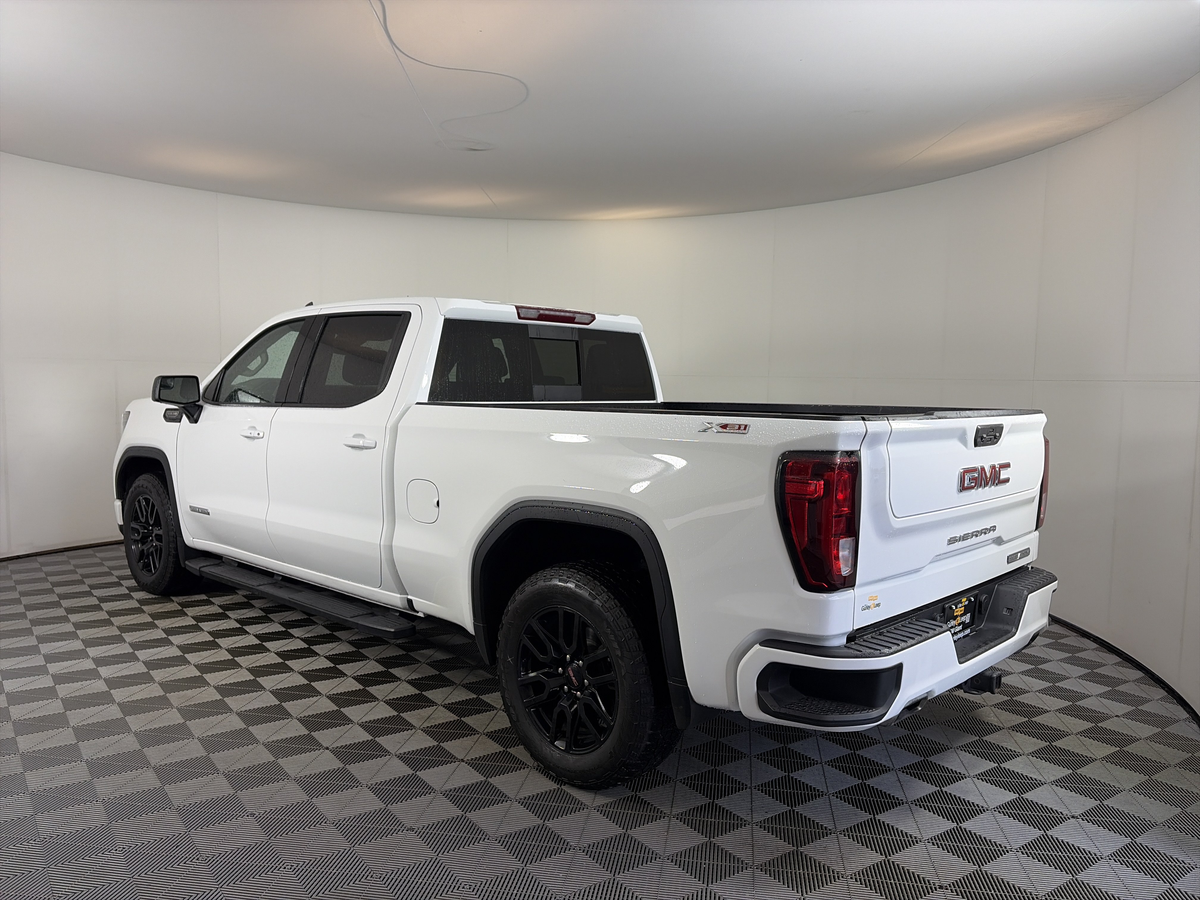 Certified 2024 GMC Sierra 1500 Elevation w/ Preferred Package AWD/4WD image 8