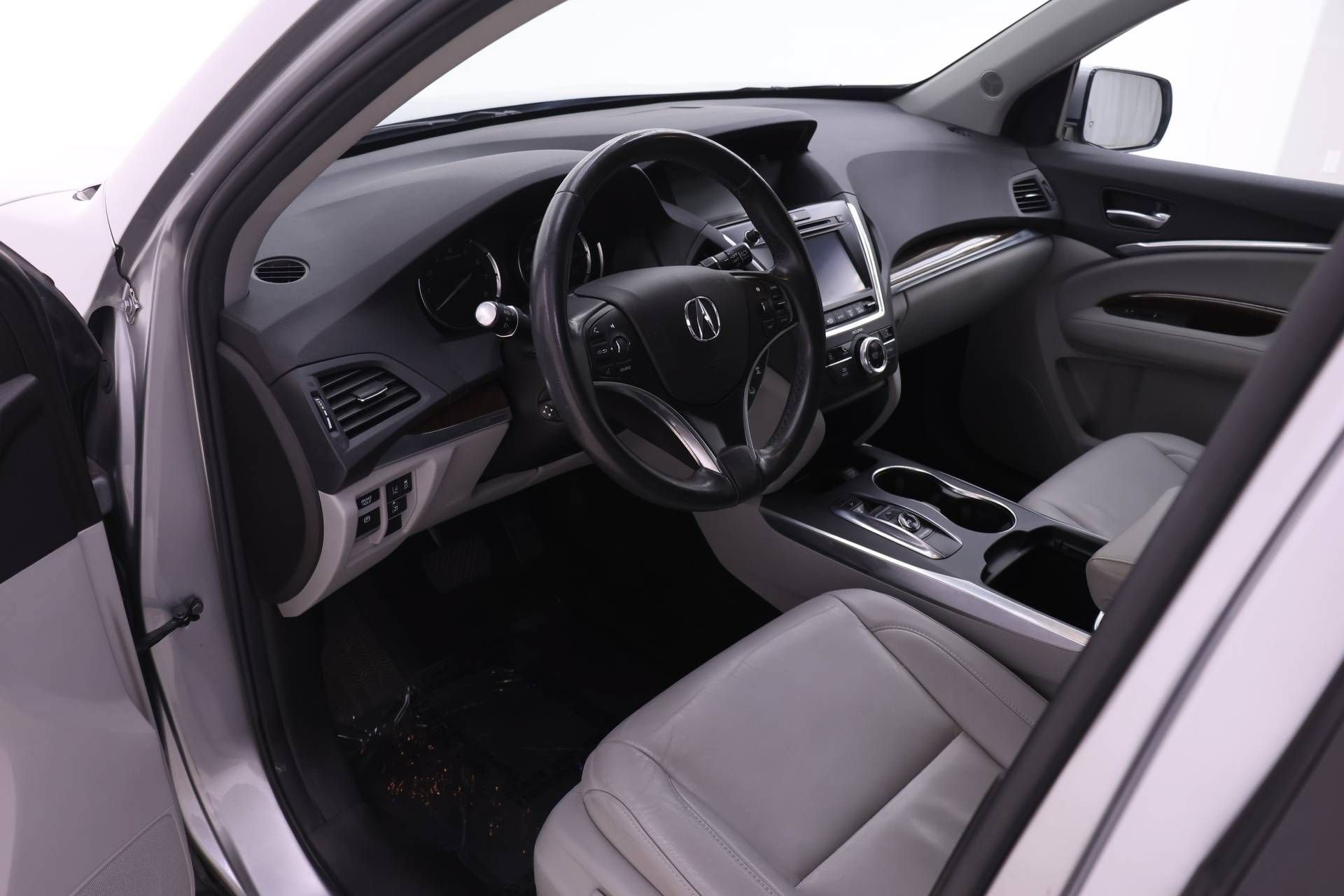 Used 2018 Acura MDX SH-AWD w/ Technology Package image 3