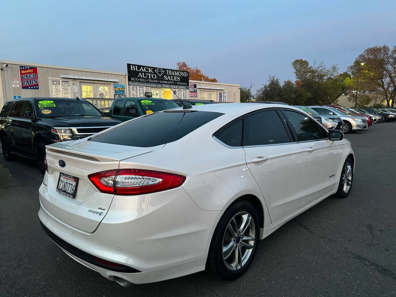 Used 2016 Ford Fusion SE image 9