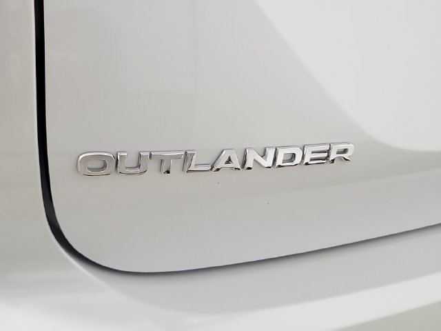 Used 2026 Mitsubishi Outlander SE FWD image 9