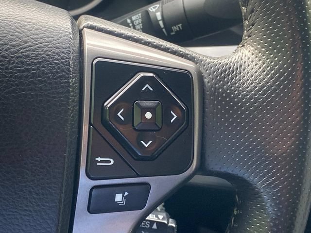 Used 2017 Toyota Tacoma SR5 w/ Tow Package AWD/4WD image 18