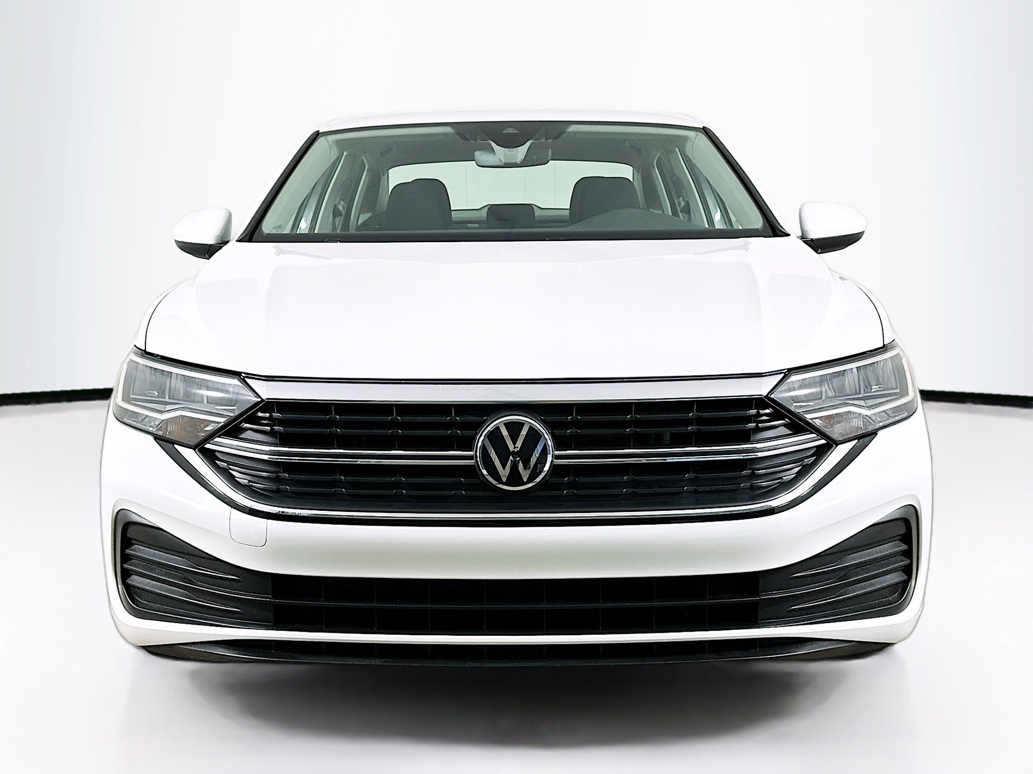 Used 2024 Volkswagen Jetta S image 2