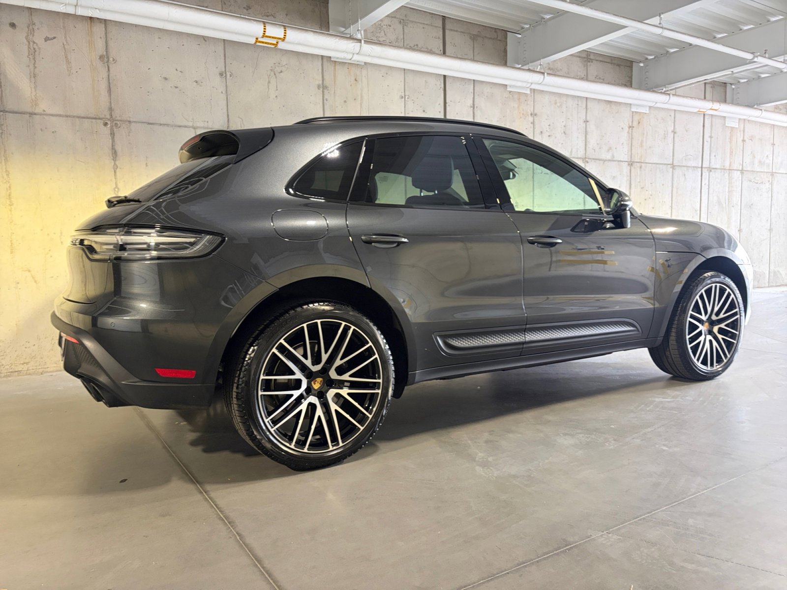 Certified 2026 Porsche Macan AWD/4WD image 7