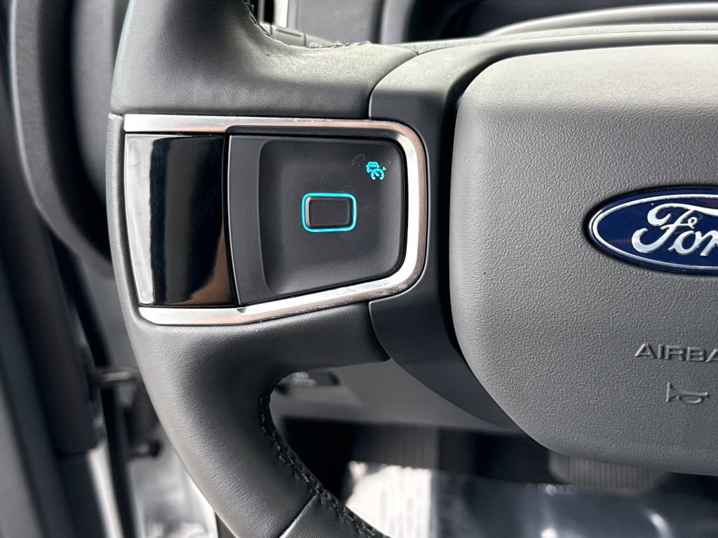 Used 2025 Ford Expedition Active RWD image 15