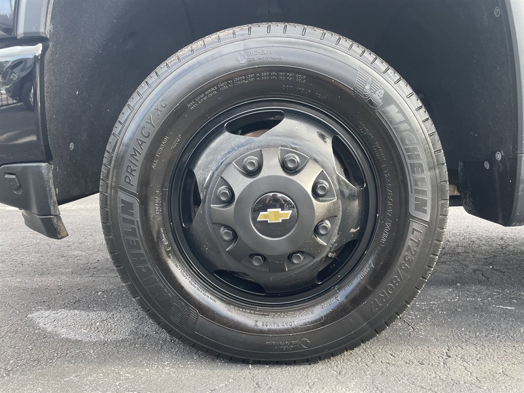 Used 2022 Chevrolet Silverado 3500 High Country w/ Safety Package II image 38