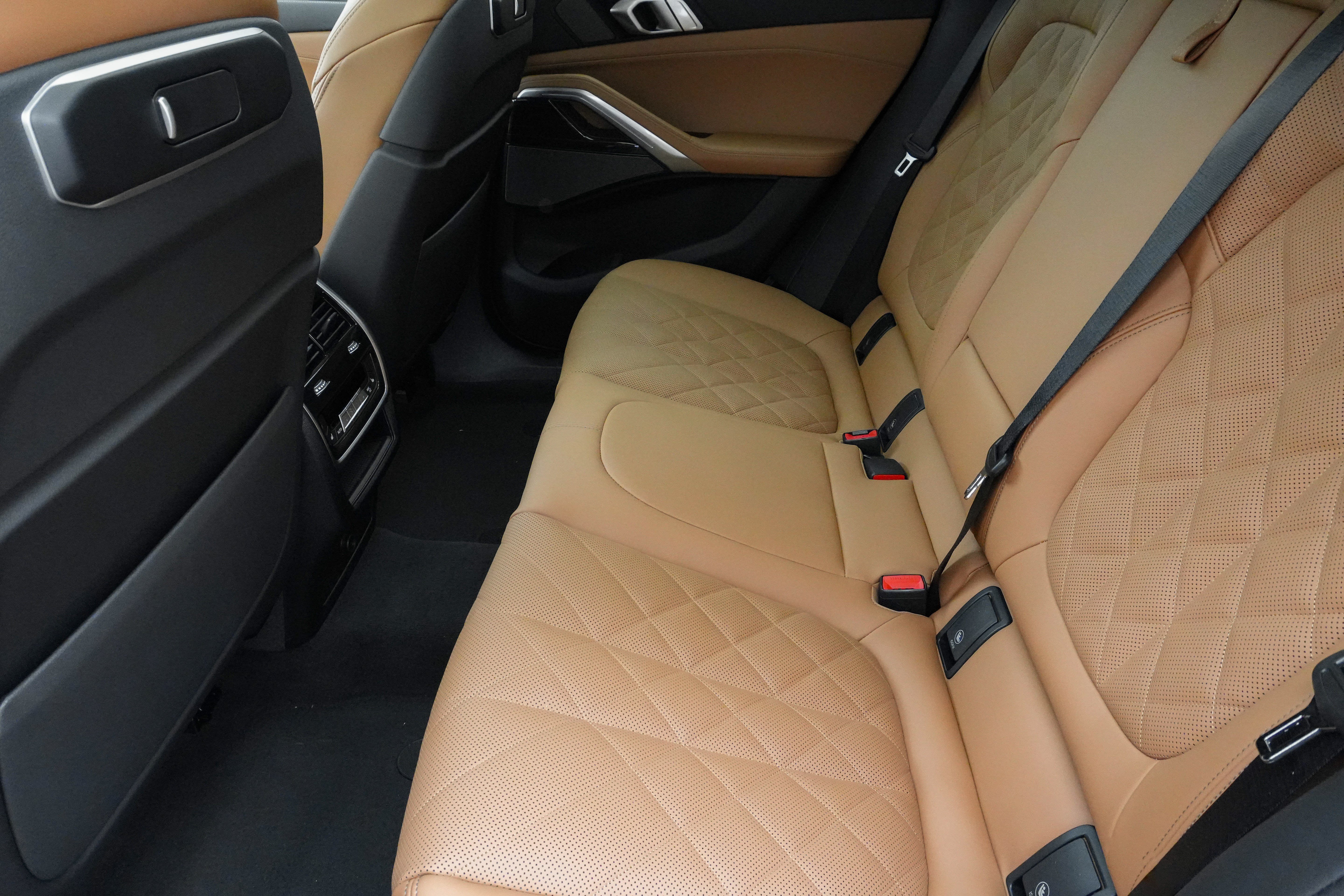 Certified 2026 BMW X6 xDrive40i AWD/4WD image 39