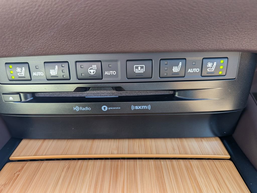 Used 2019 Lexus ES 300h FWD image 22