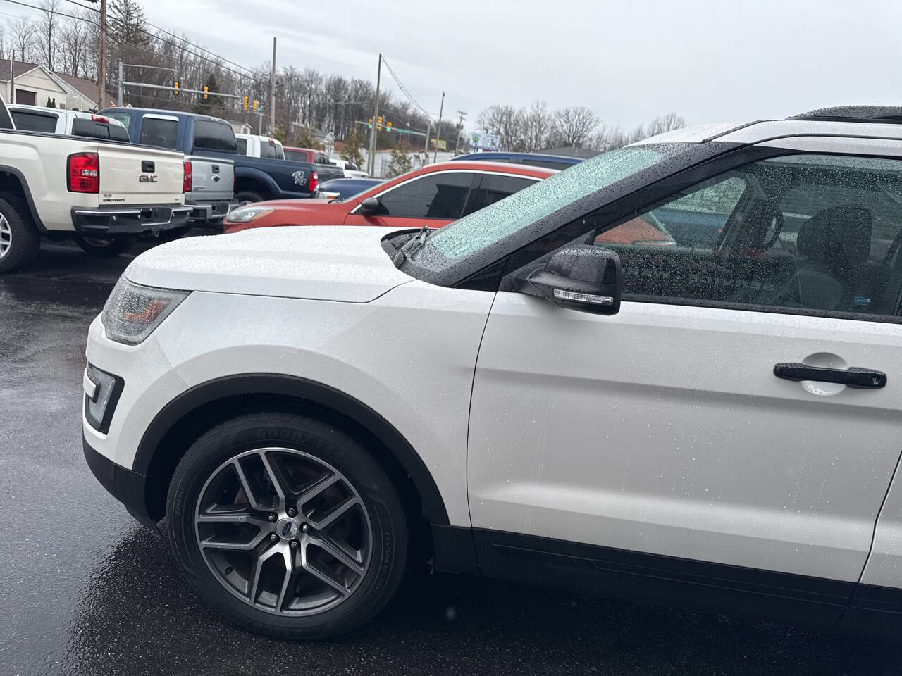 Used 2017 Ford Explorer Sport image 4