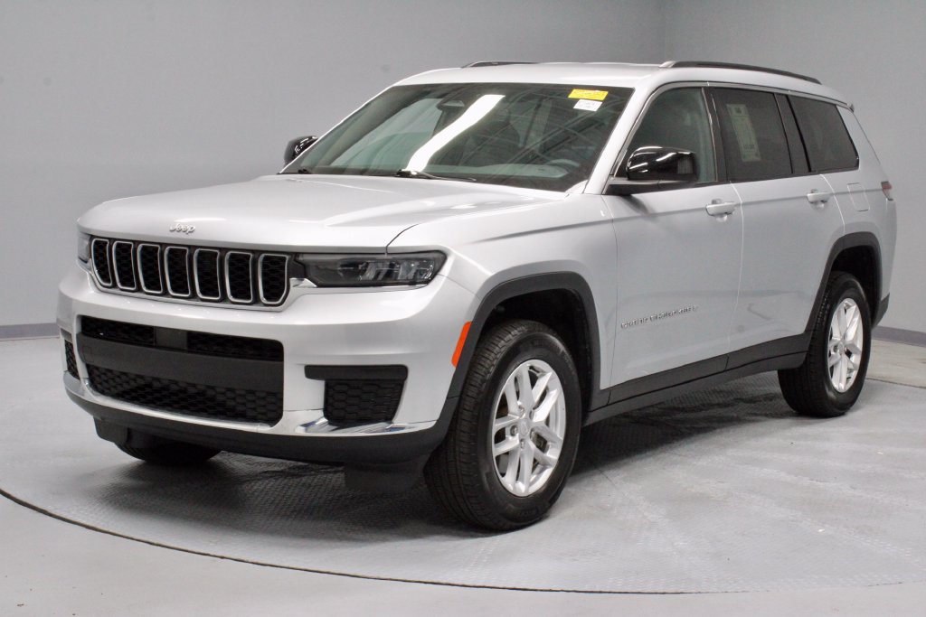 Used 2024 Jeep Grand Cherokee L Laredo AWD/4WD image 6