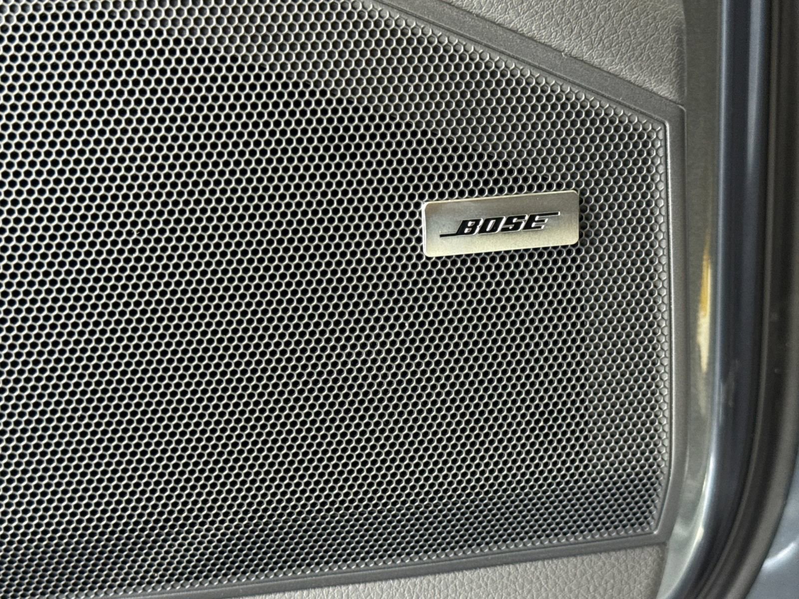 New 2026 Porsche Cayenne image 21