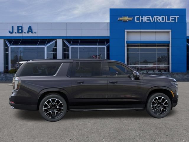 New 2026 Chevrolet Suburban RST w/ RST Capability Package AWD/4WD image 5