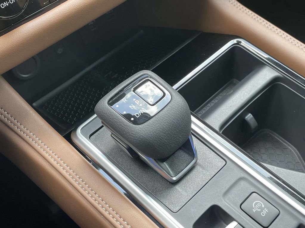 Used 2025 Nissan Pathfinder Platinum w/ Cargo Package image 30