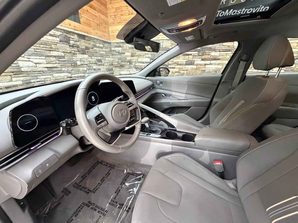 Used 2024 Hyundai Elantra SEL w/ Convenience Package image 10