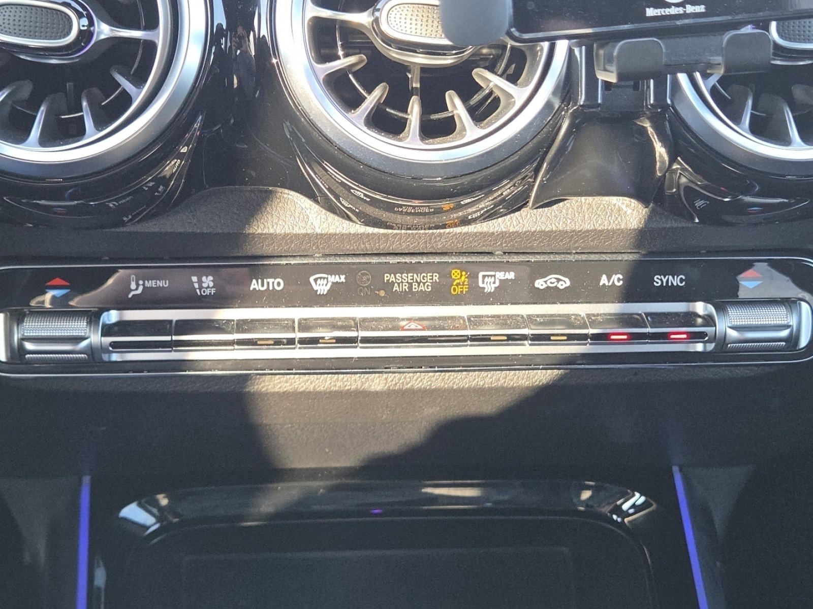 Used 2022 Mercedes-Benz GLB 250 4MATIC image 34