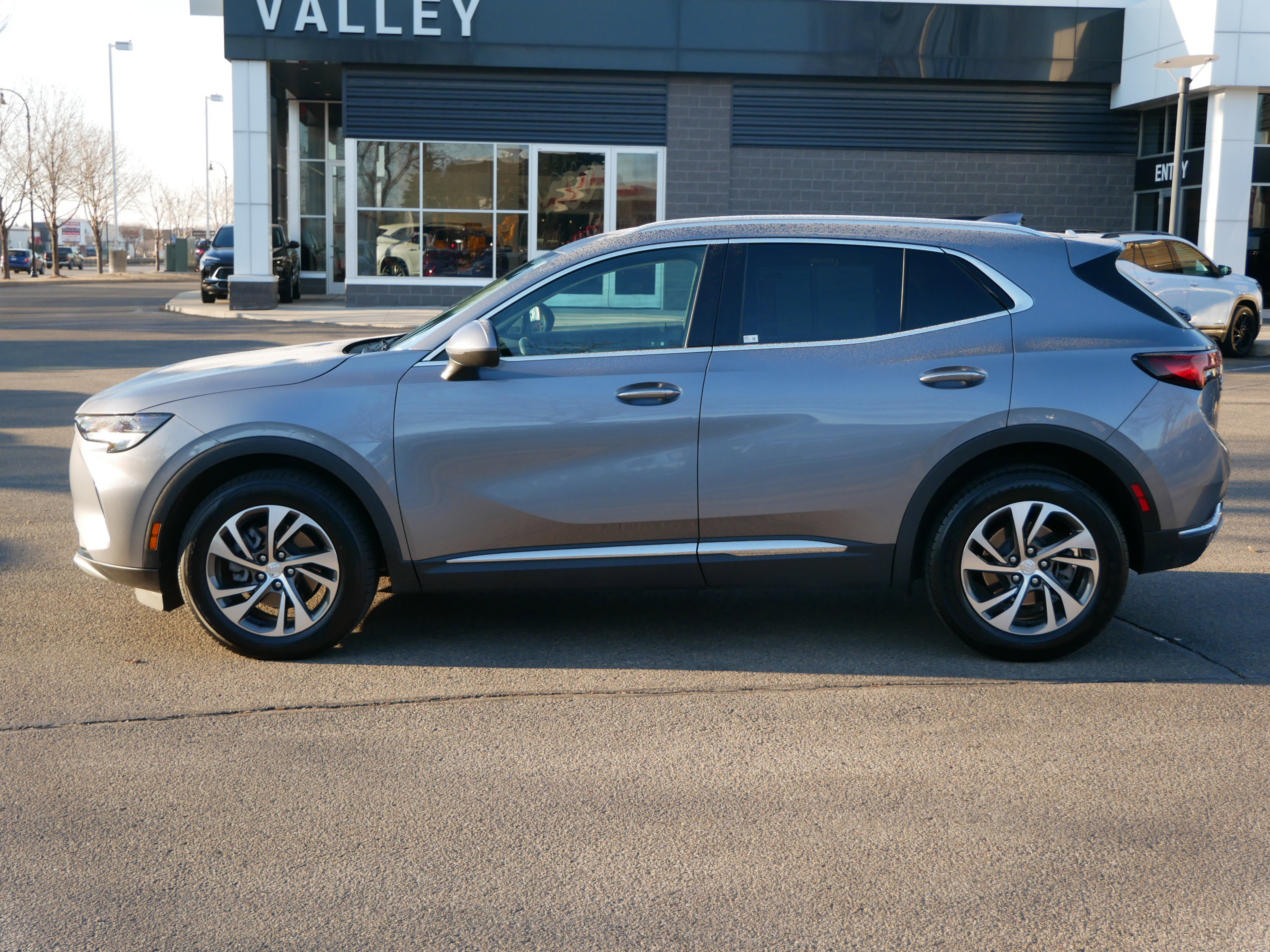 Used 2021 Buick Envision Essence image 5