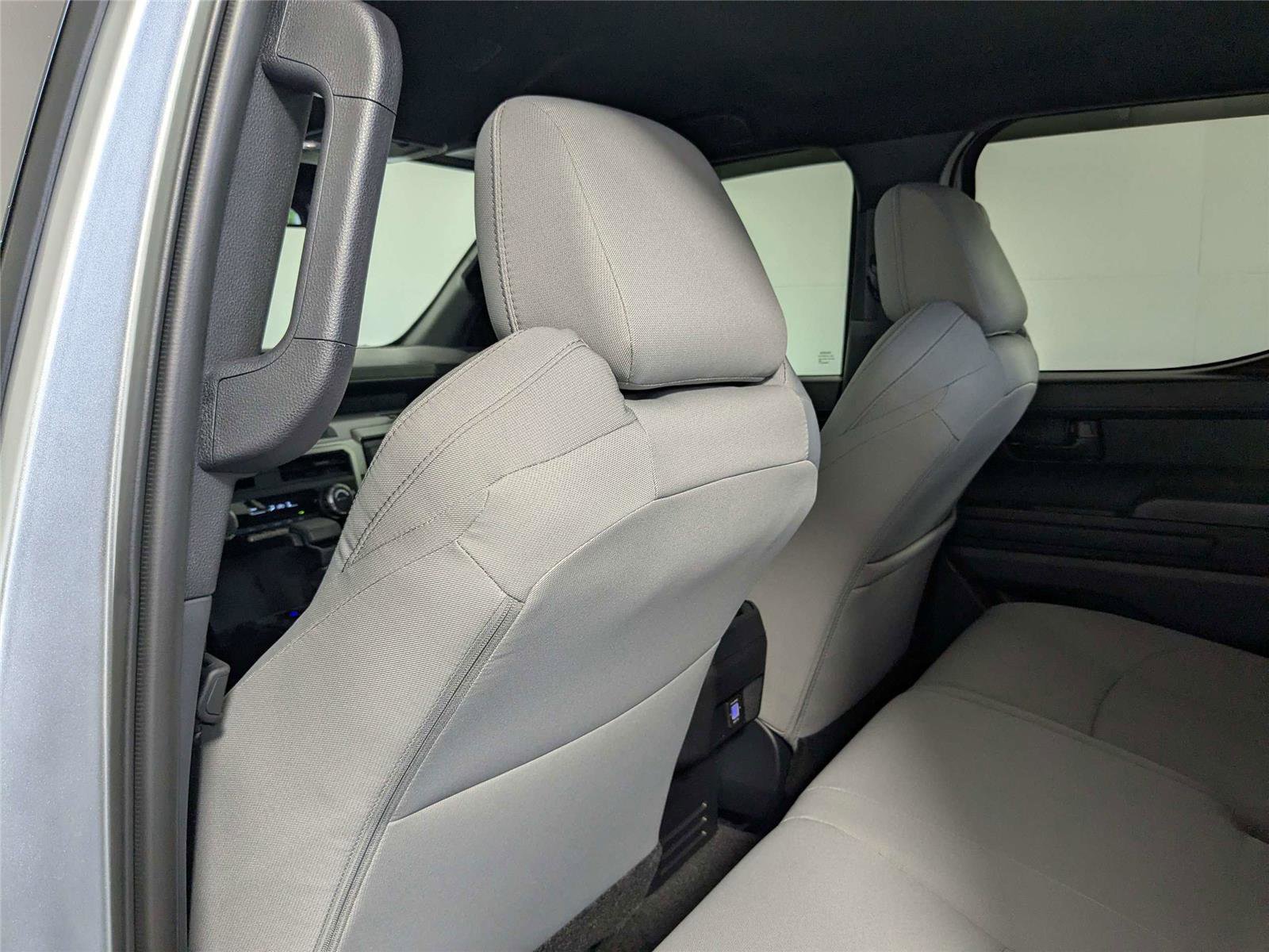 Certified 2024 Toyota Tacoma SR5 AWD/4WD image 35