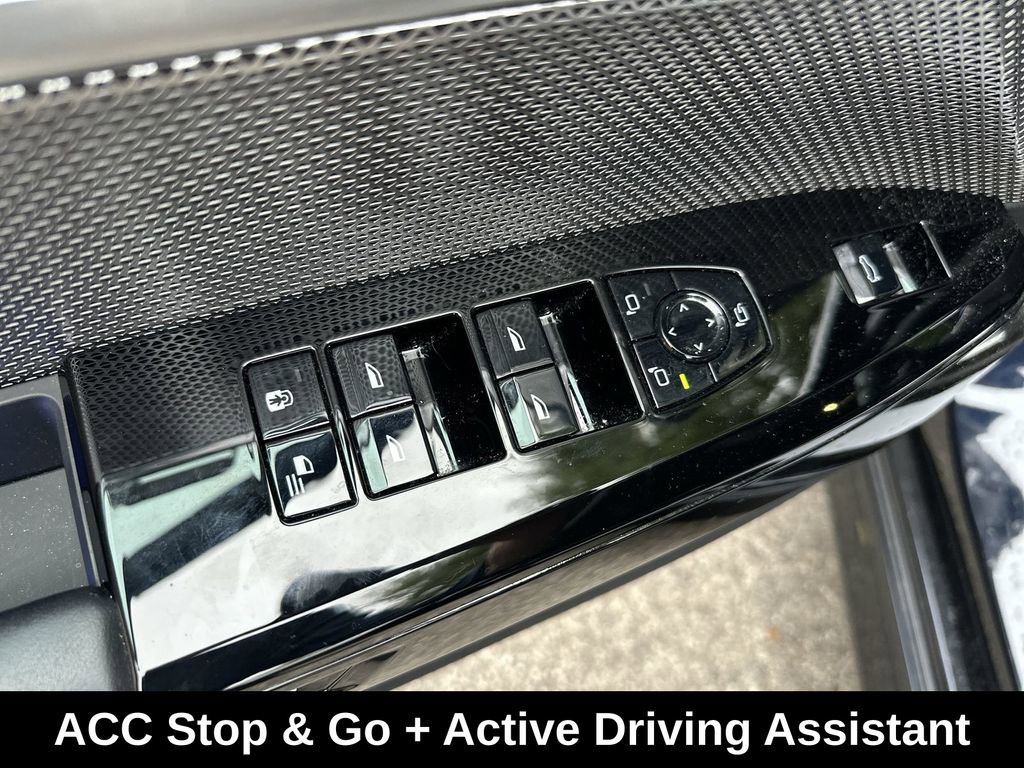 Used 2024 BMW 740i xDrive image 18