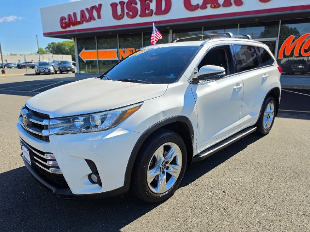 Used 2018 Toyota Highlander Limited AWD/4WD image 3