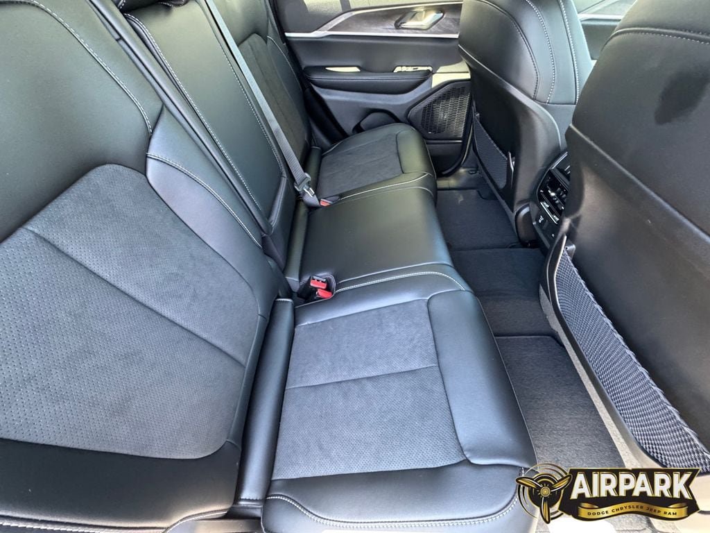 New 2026 Jeep Grand Cherokee Altitude RWD image 14