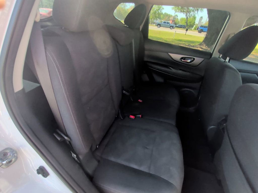 Used 2016 Nissan Rogue S w/ Appearance Package FWD image 21
