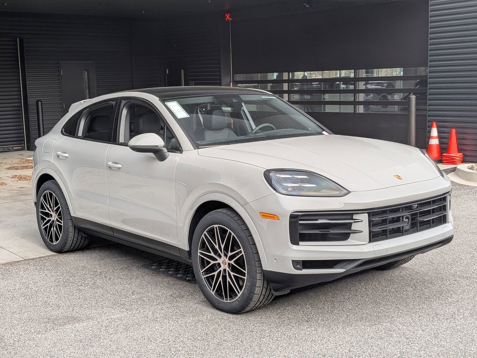 New 2026 Porsche Cayenne Coupe AWD/4WD image 7