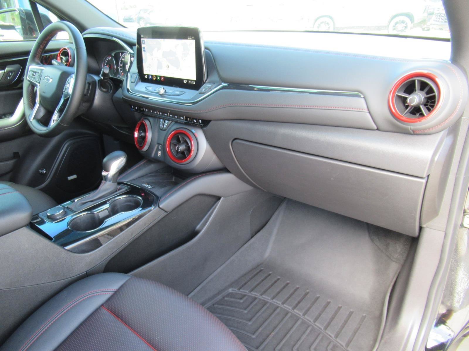 Used 2024 Chevrolet Blazer RS w/ Enhanced Convenience Package FWD image 12