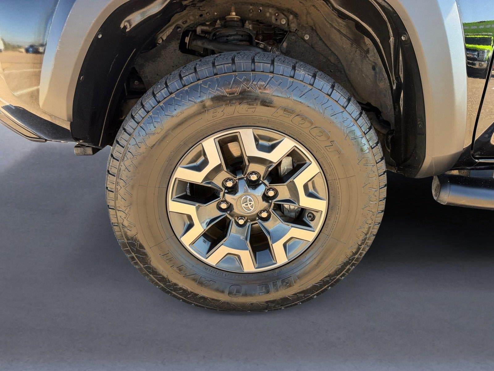 Used 2020 Toyota Tacoma TRD Off-Road AWD/4WD image 14