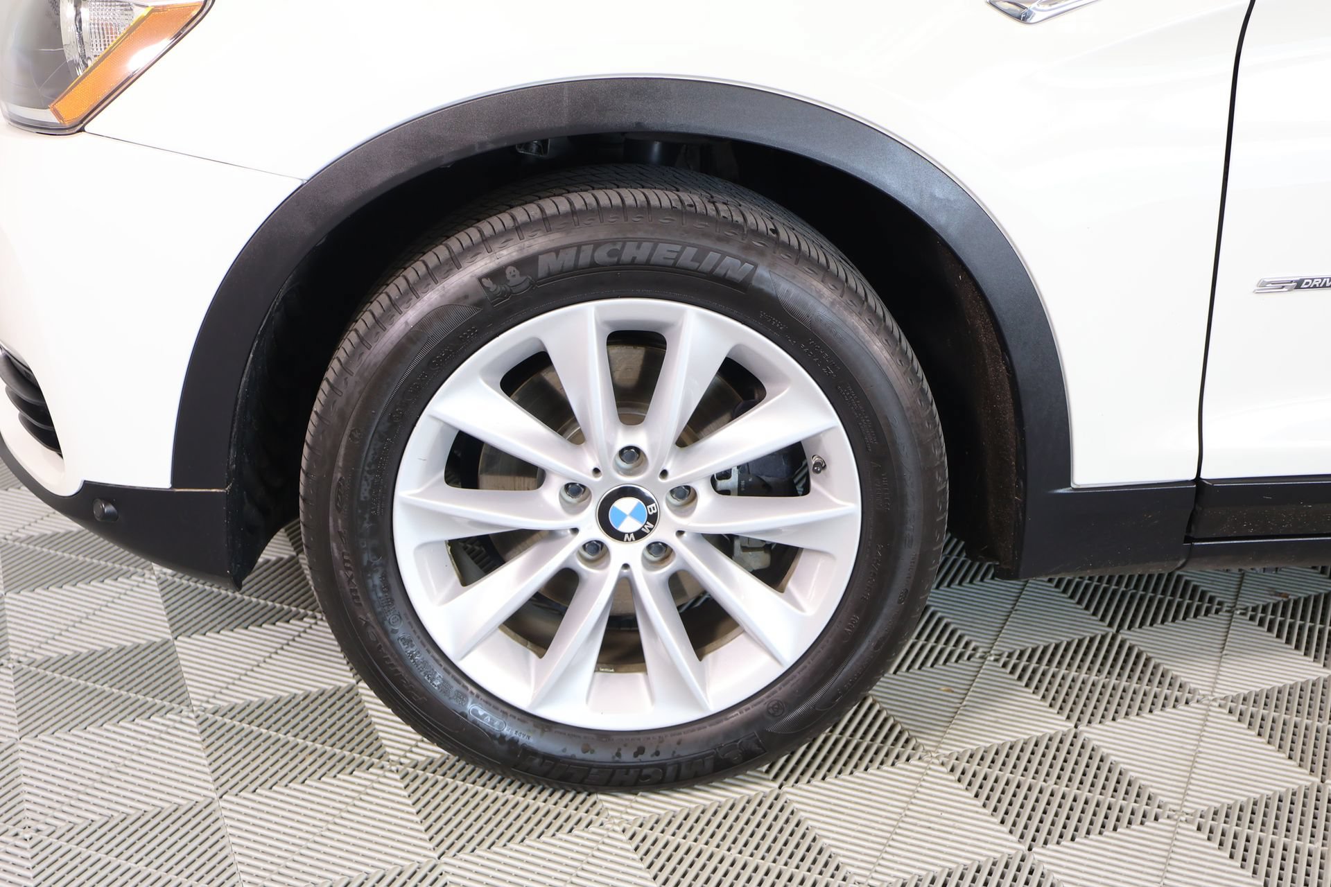 Used 2017 BMW X3 sDrive28i RWD image 17