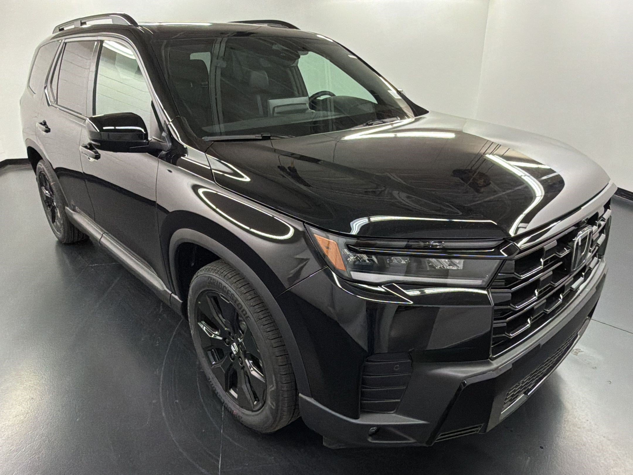 New 2026 Honda Pilot Black Edition image 7