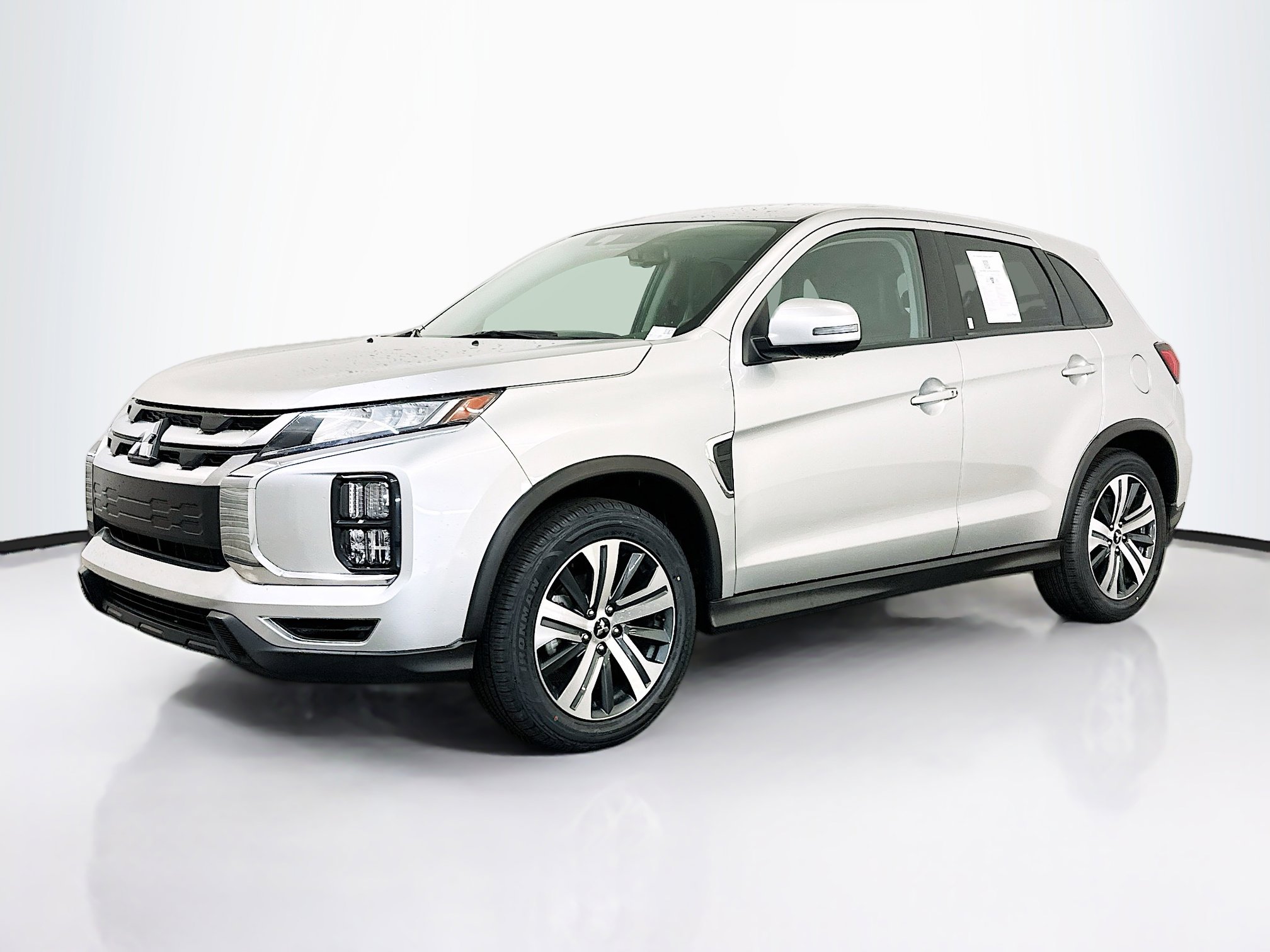 Used 2024 Mitsubishi Outlander Sport SE image 3