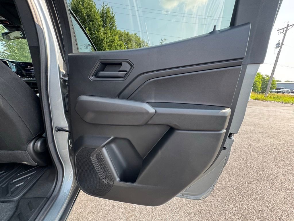 Used 2025 Chevrolet Colorado Trail Boss AWD/4WD image 31