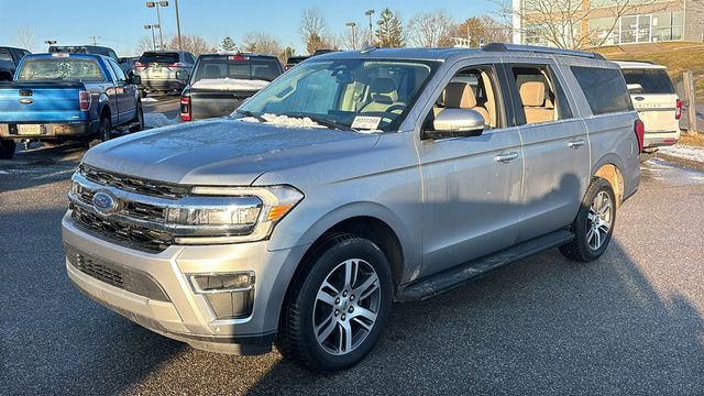 Used 2024 Ford Expedition Max Limited AWD/4WD image 2