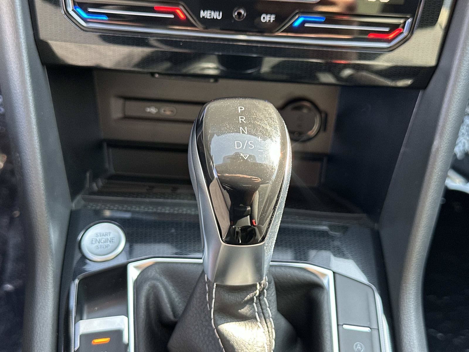 New 2027 Volkswagen Taos SE FWD image 17