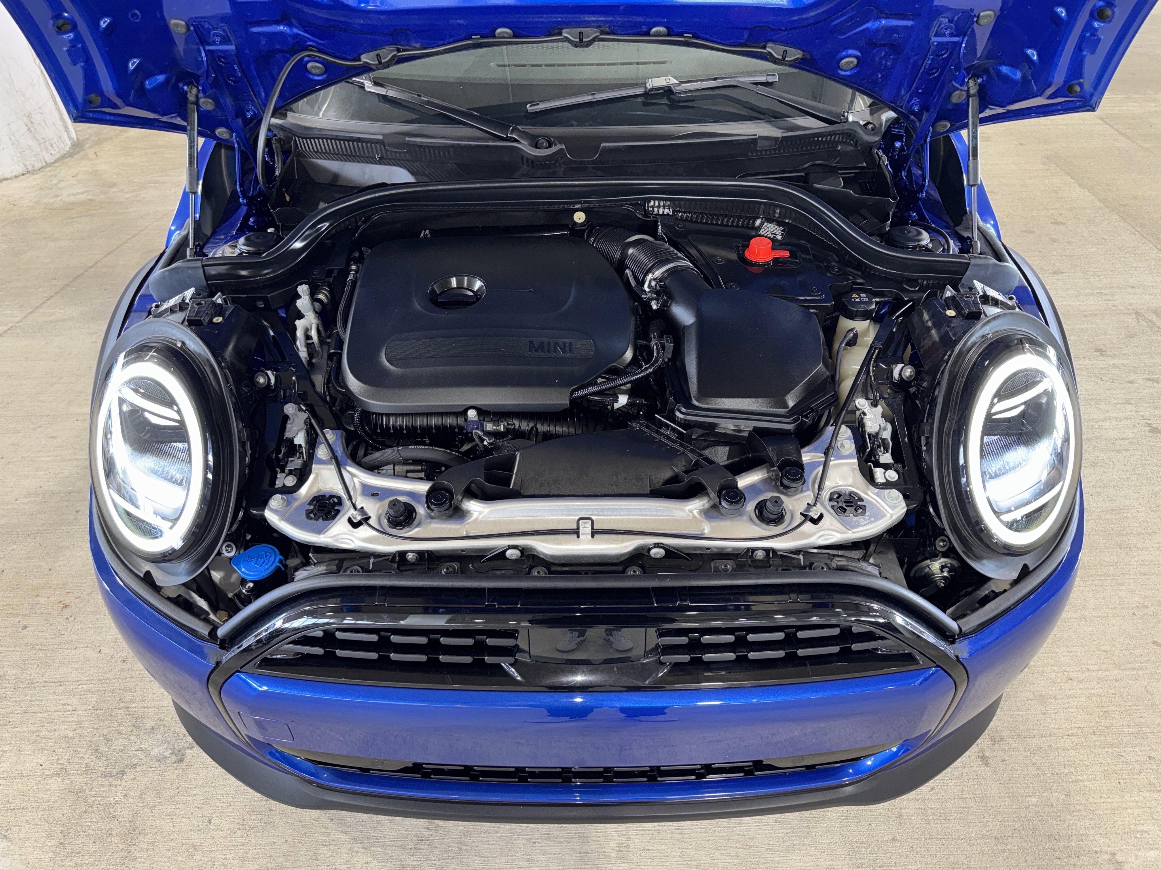 Used 2025 MINI Cooper 4-Door Hardtop FWD image 33
