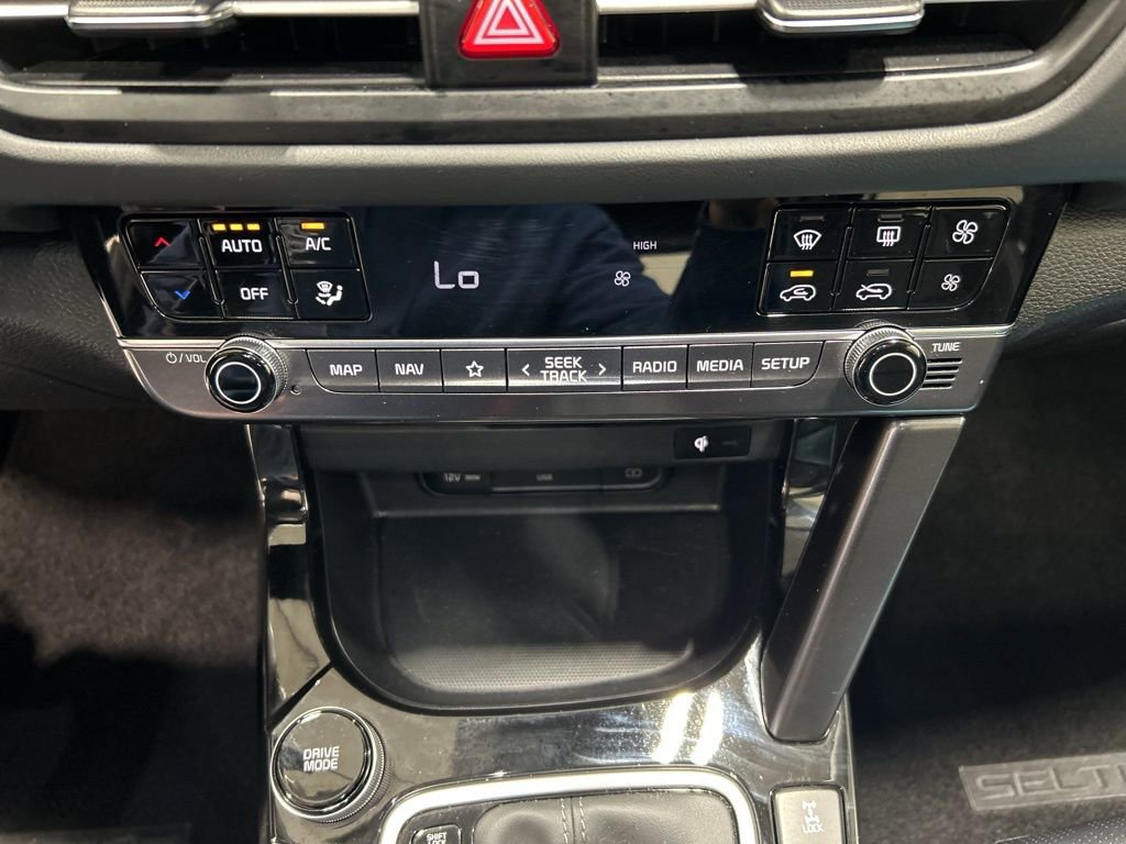 Used 2024 Kia Seltos EX AWD/4WD image 23