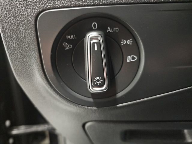 Used 2022 Volkswagen Tiguan SEL R-Line image 17