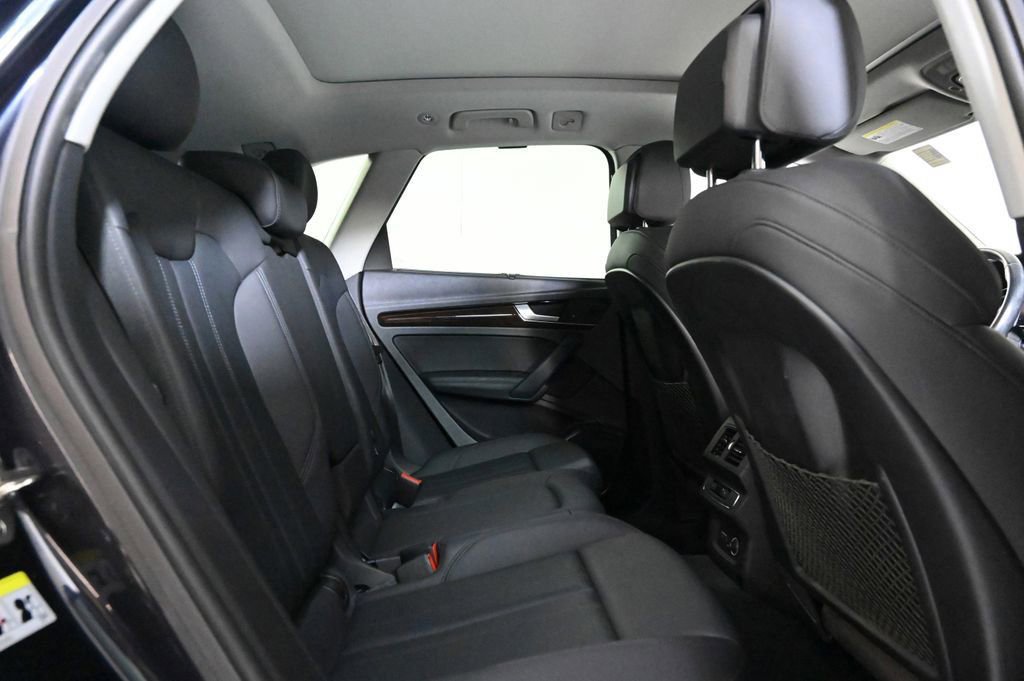 Used 2020 Audi Q5 2.0T Premium Plus w/ Premium Plus Package image 17