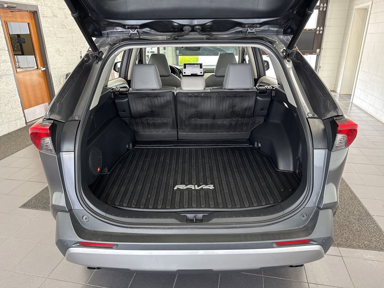 Used 2022 Toyota RAV4 Limited w/ Limited Grade Weather Package AWD/4WD image 9