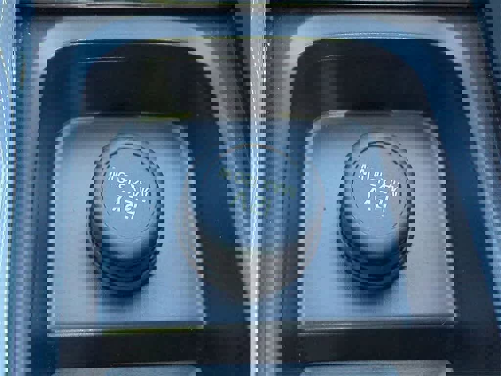 Used 2024 Volvo XC60 B5 Plus w/ Protection Package Premier image 32