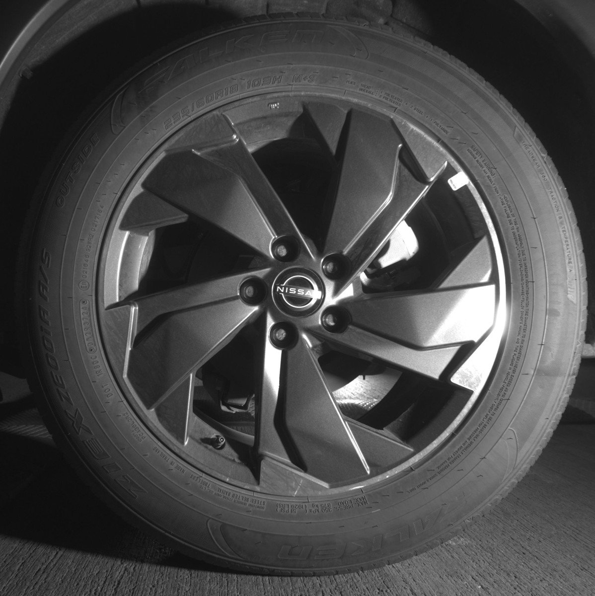 Used 2025 Nissan Rogue SV image 14