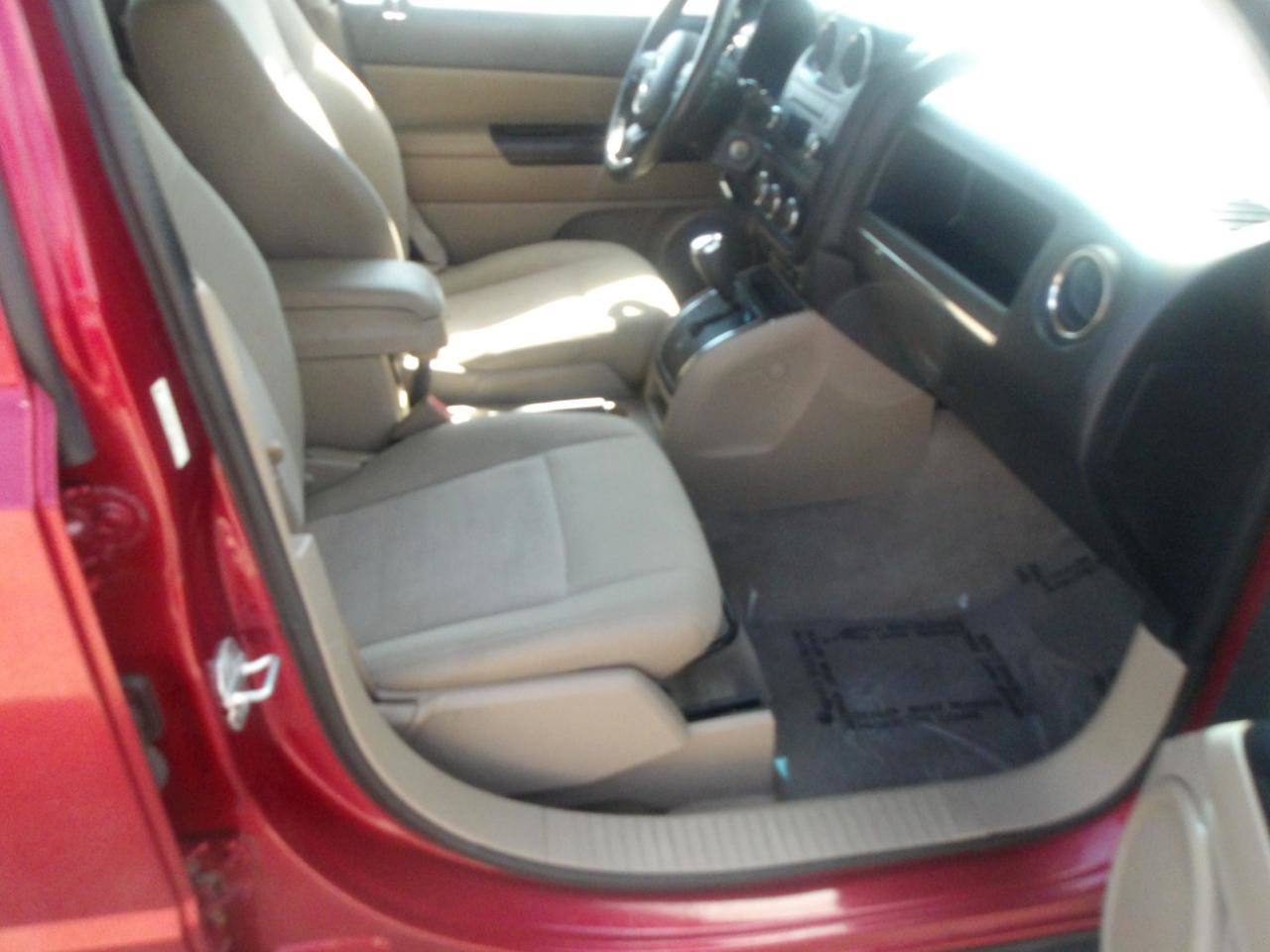 Used 2014 Jeep Patriot Latitude FWD image 10